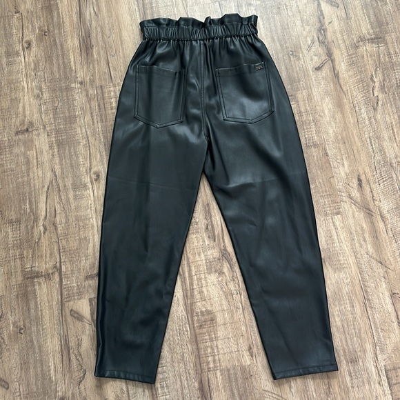 Zara NWT Sz 4 Black Vegan Leather Pants - Picture 4 of 4